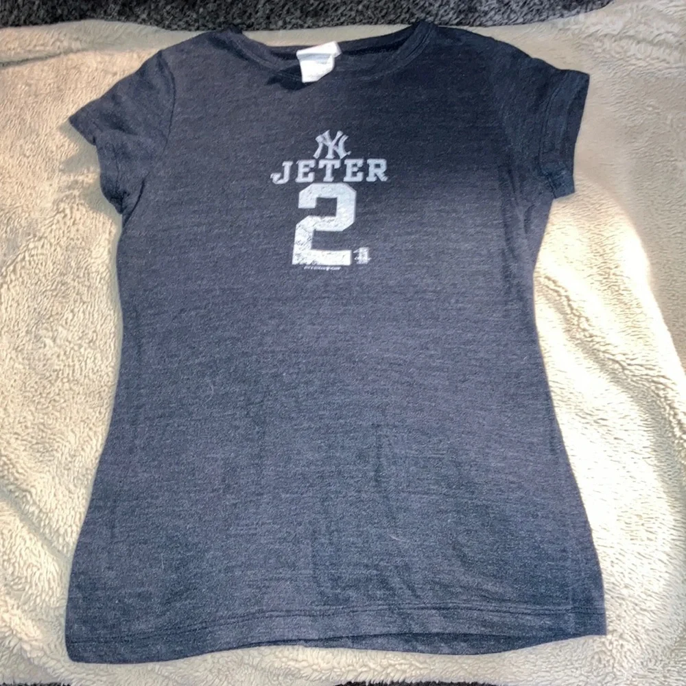 🎉4 for $20 MLB Genuine Merchandise Jeter Tee, Medium - Picture 1 of 5